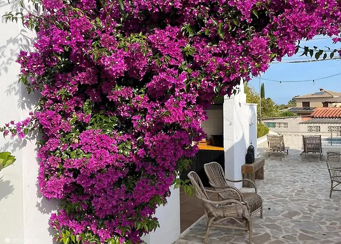 Fenomenale Met Groot Prive Zwembad Casa Merle Вилла